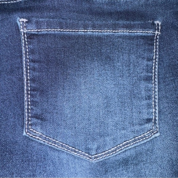 Members Mark Girls Blue SZ 14/16 Fading Knit Denim Jean Elastic Adjustable Waist - Picture 4 of 6